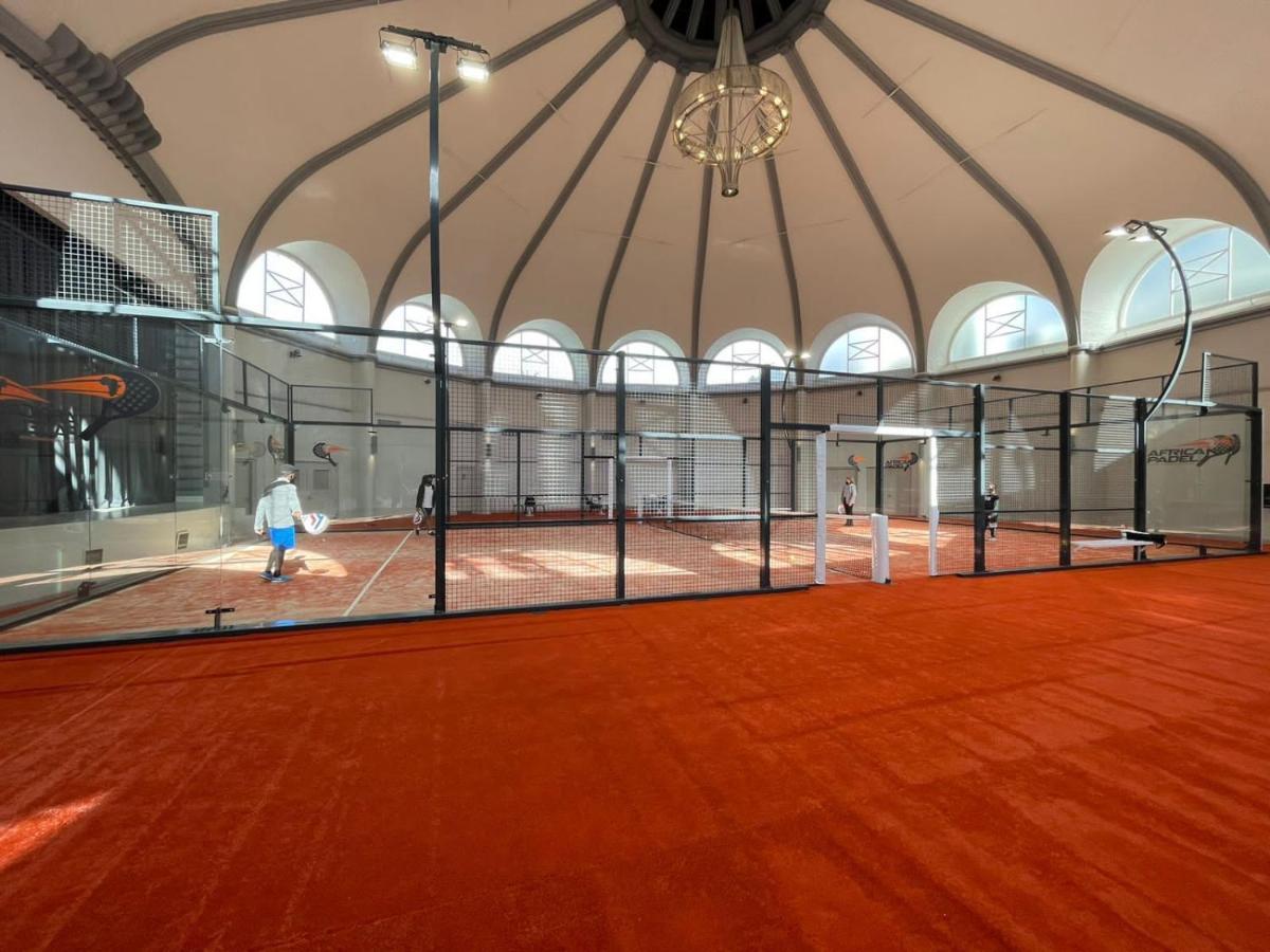더 베이 호텔 케이프타운 외부 사진 The squash courts at the University of Manchester