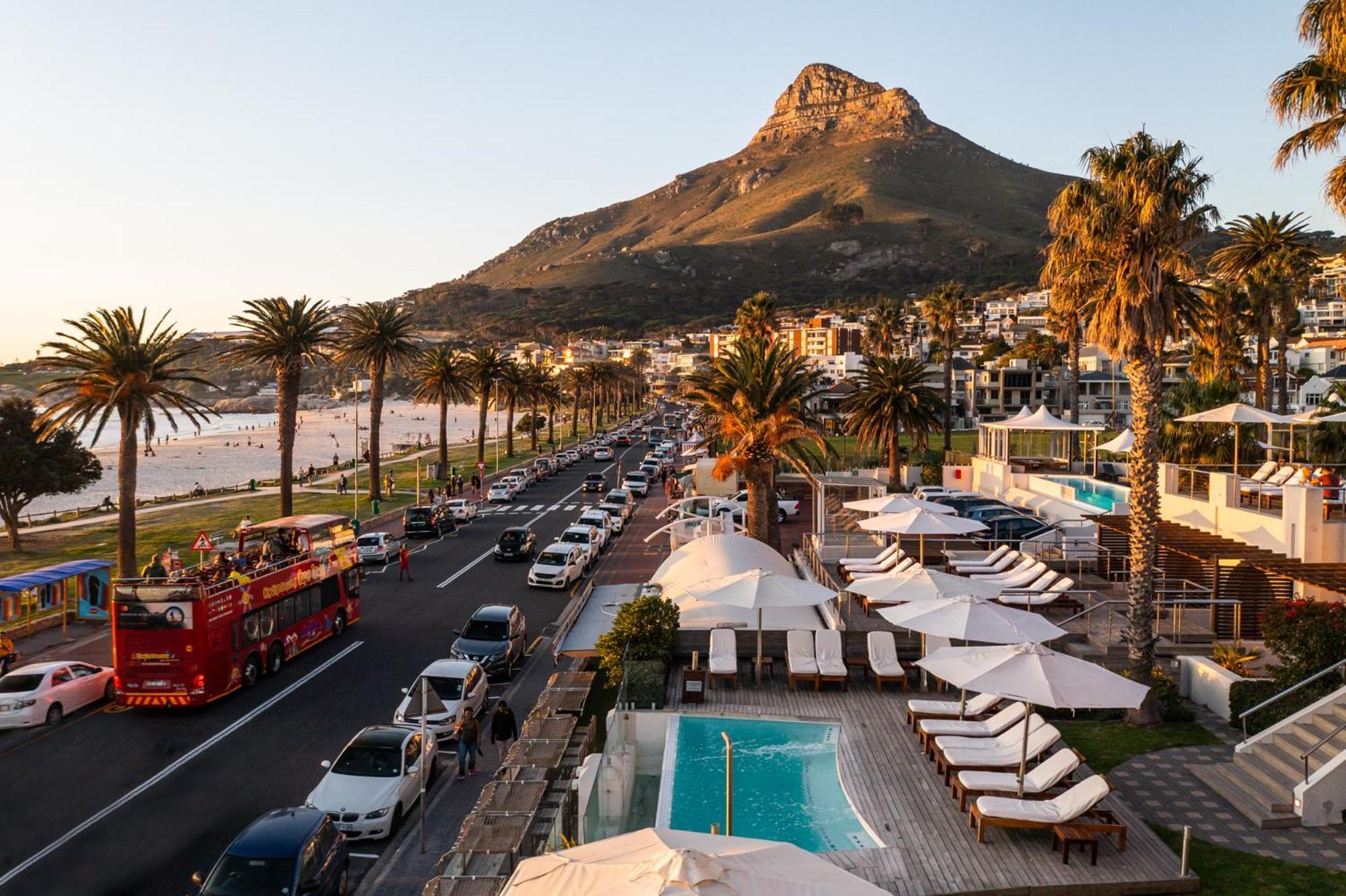 더 베이 호텔 케이프타운 외부 사진 View of Camps Bay