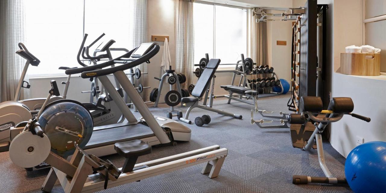 더 베이 호텔 케이프타운 외부 사진 A typical gym